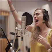 Profesora de Canto para todos los niveles. Clases en San Just Desvern, Esplugues de Llobregat, San Feliu de Llobregat y Barcelona.